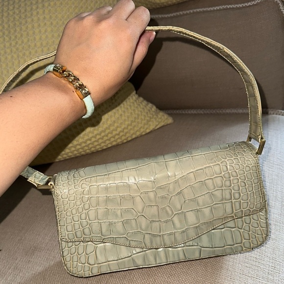 Henri Bendel Gold Chain Bracelet Snake Embossed leather Bracelet cuff bracelet - Picture 14 of 14